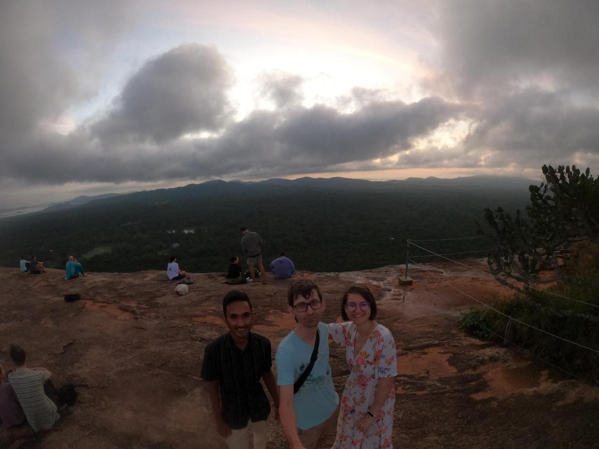 Dambulla Tourist Resort Exteriör bild