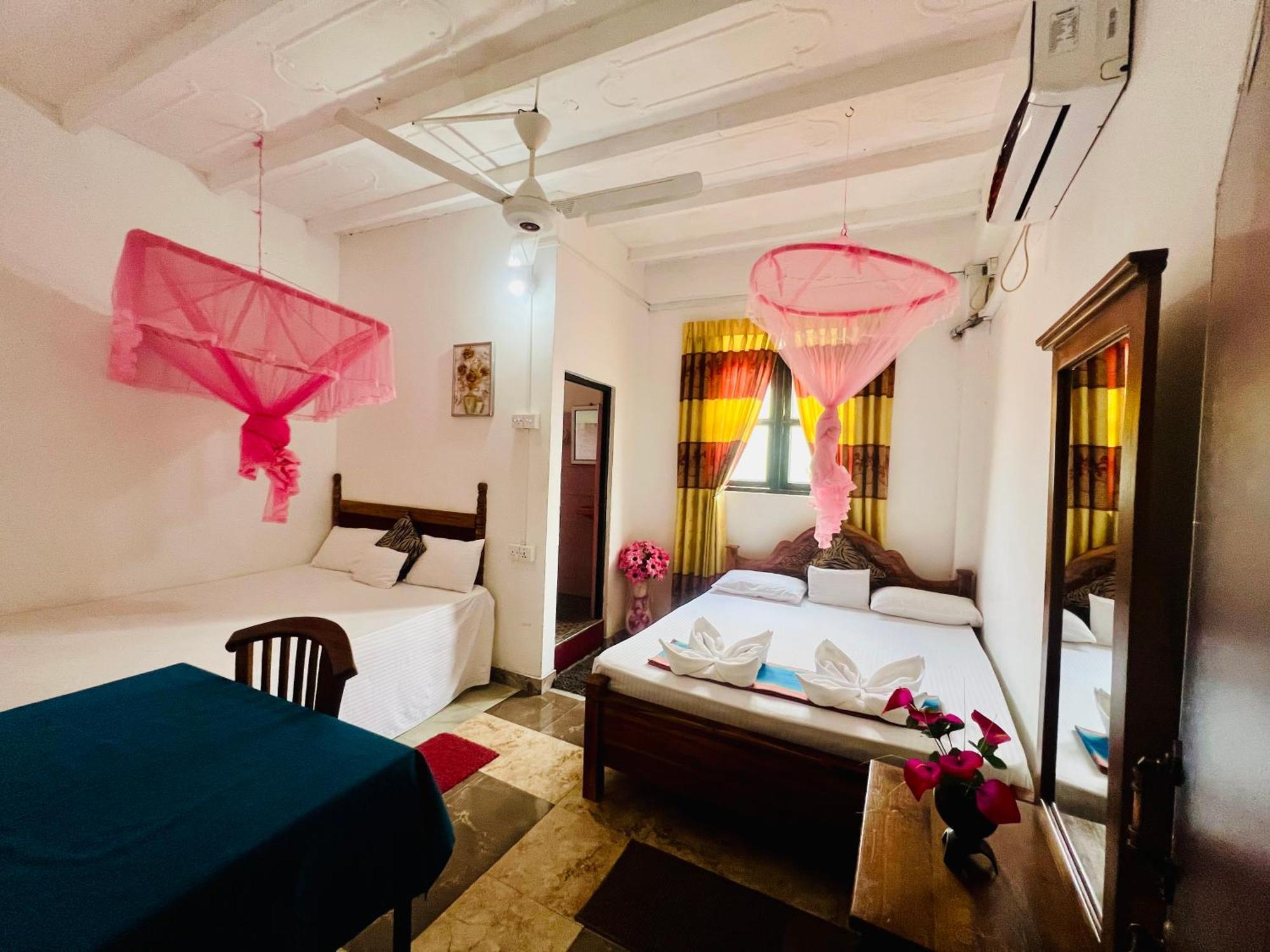 Dambulla Tourist Resort Exteriör bild